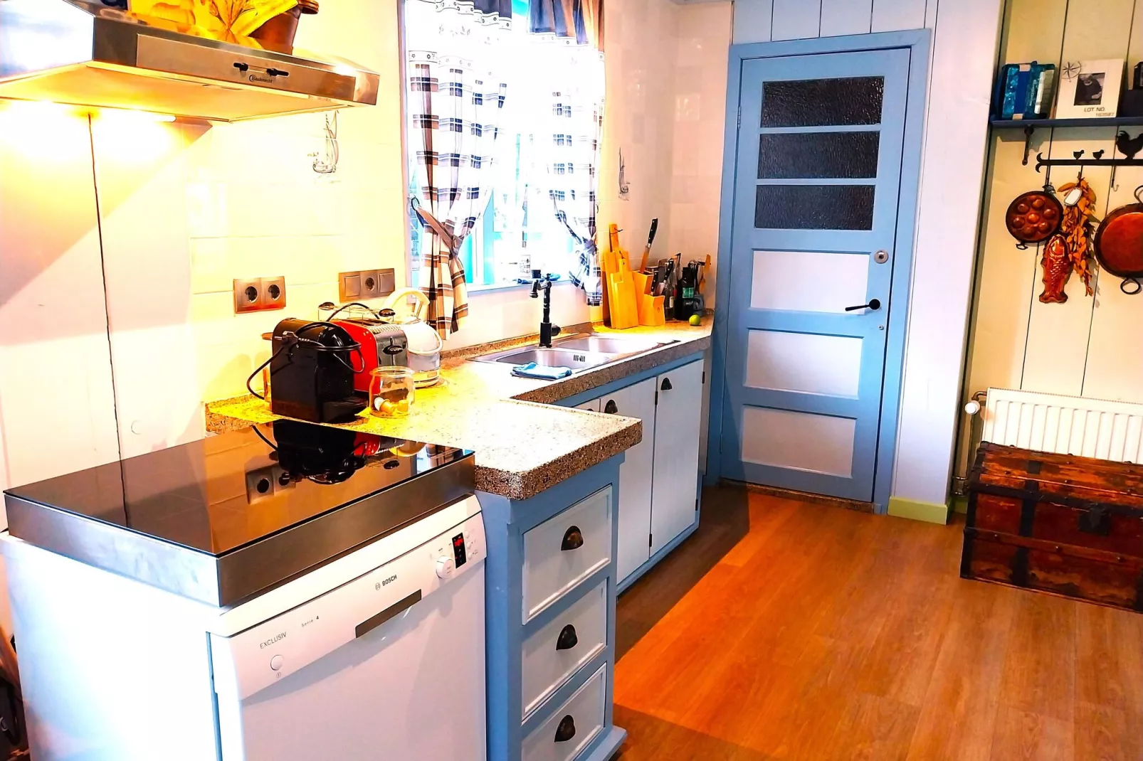 Edammer Vissershuisje-Kitchen