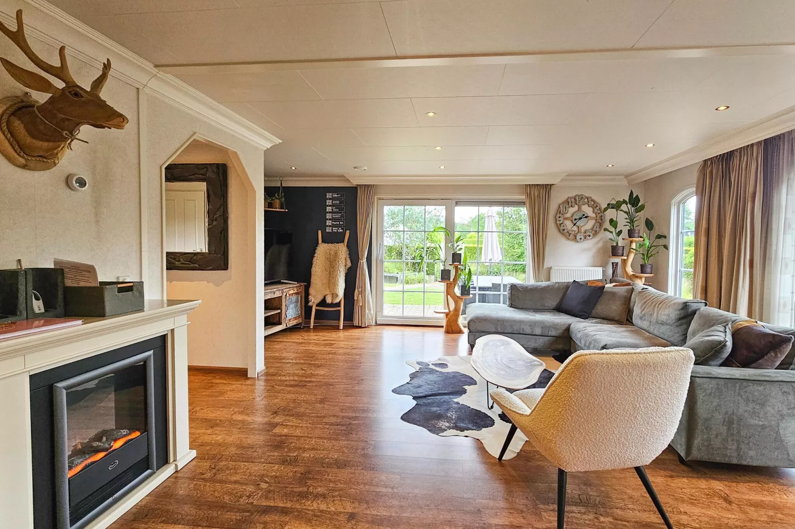 Chalet Kieftveen Voorthuizen 6 pax-Living room