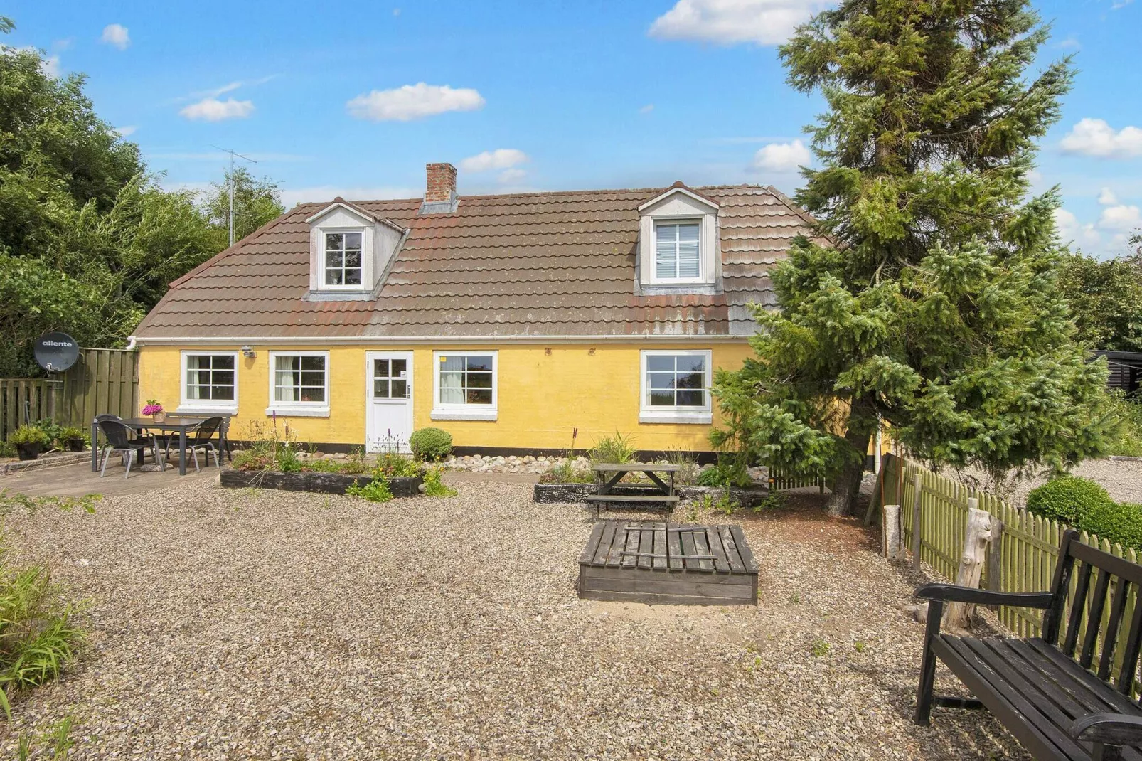 6 person holiday home in Ringkøbing-By Traum-View