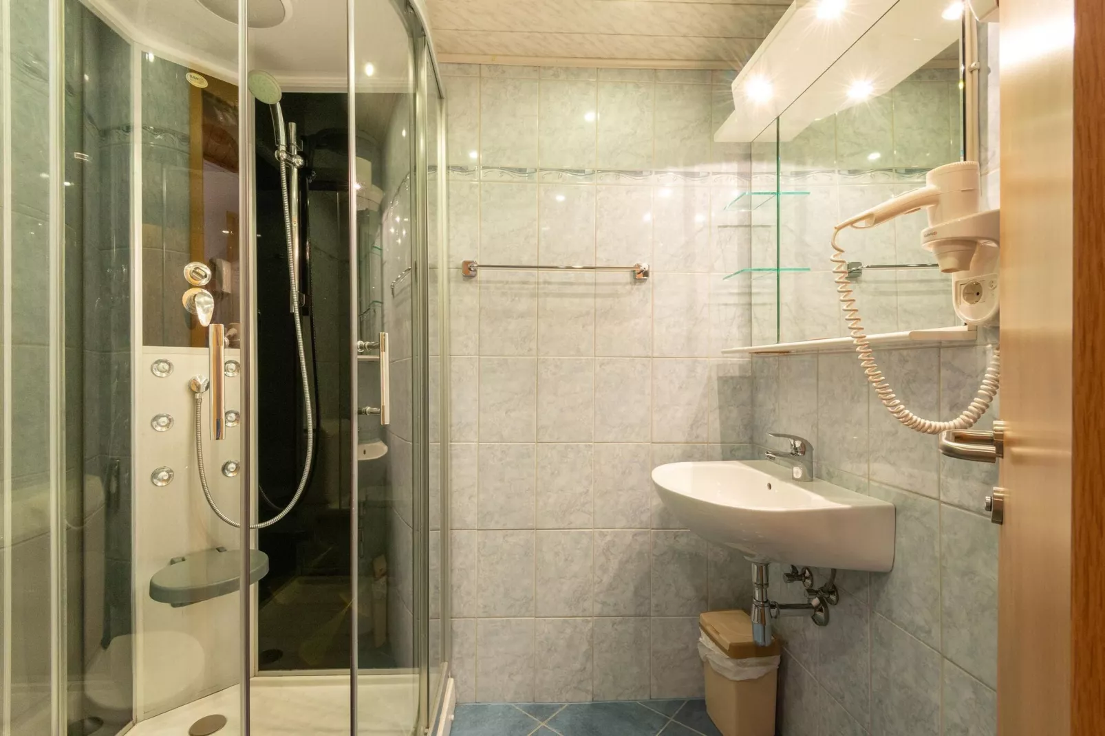 Apartment 3-5/1-Badezimmer