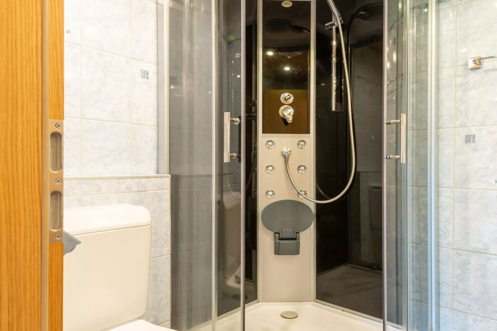 Apartment 3-5/1-Badezimmer