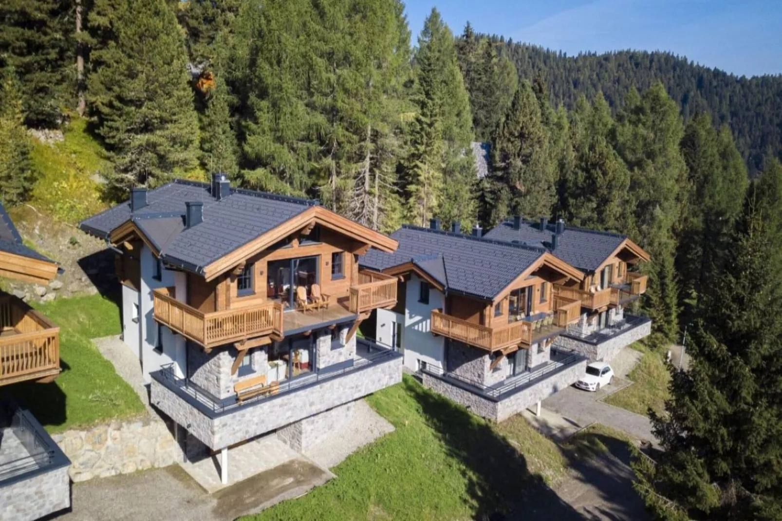 Turrach Lodges 5-Exterior summer