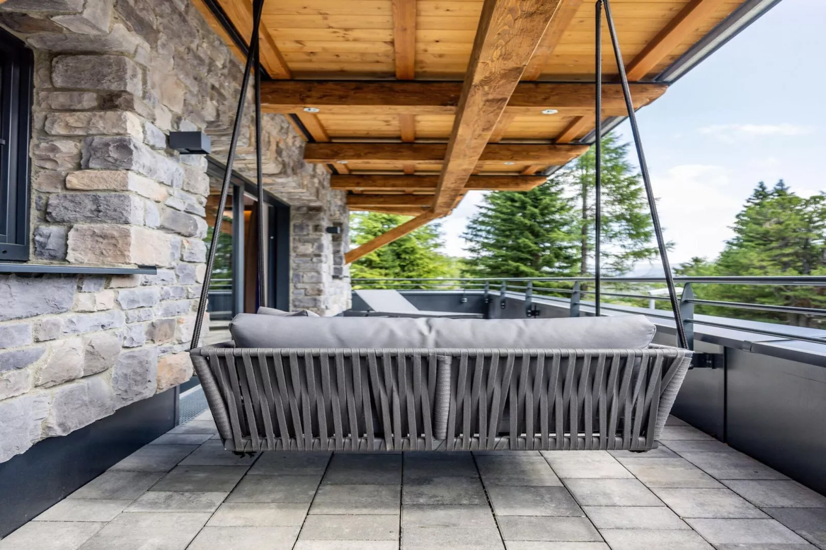 Turrach Lodges 5-Terrace balcony
