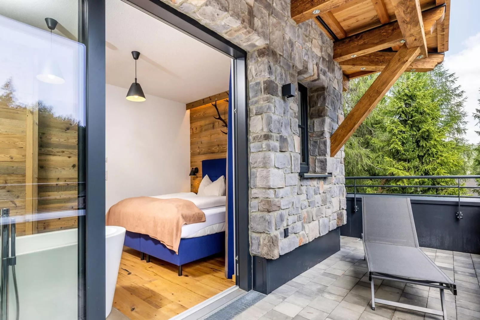 Turrach Lodges 5-Terrace balcony