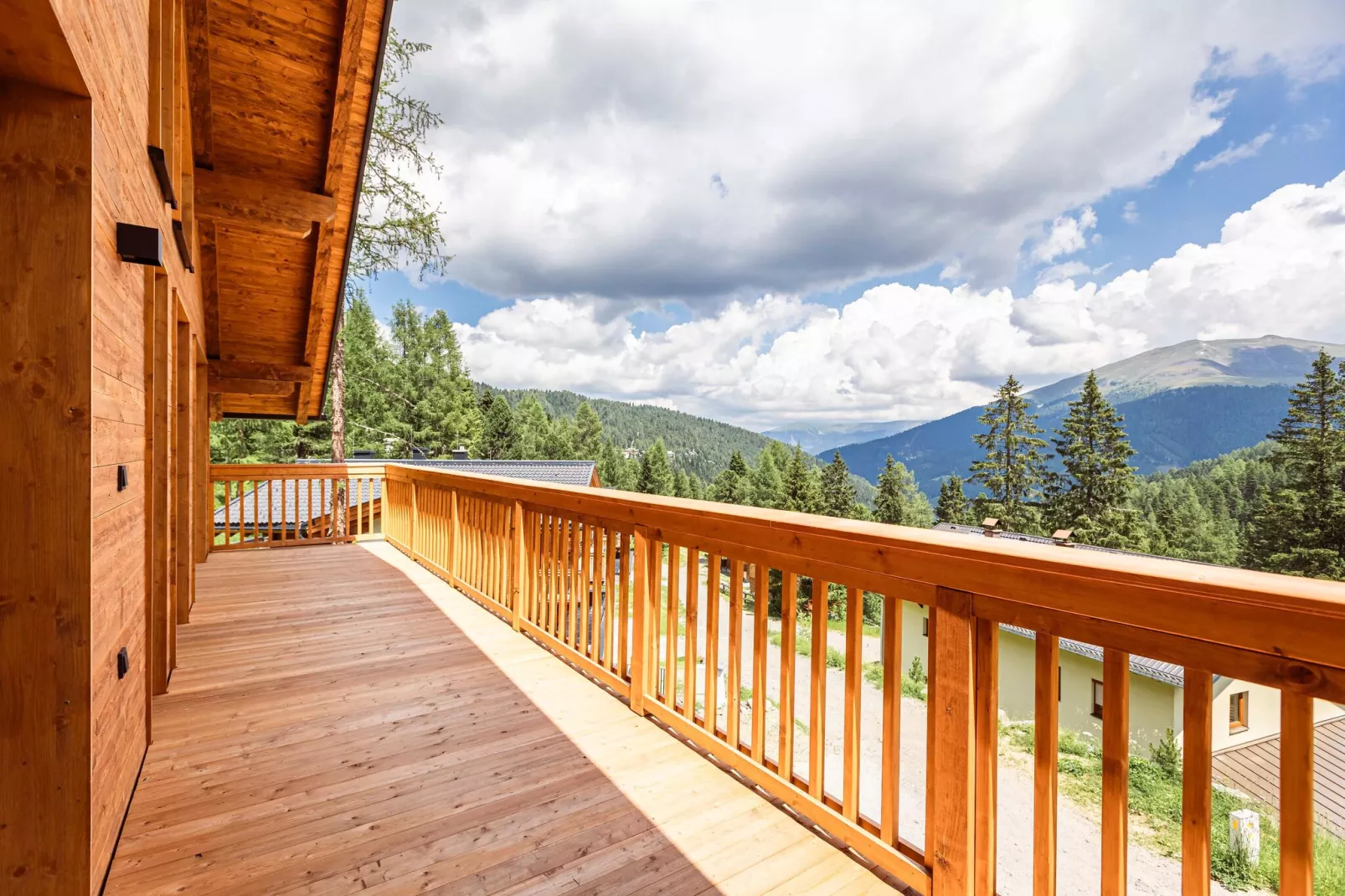 Turrach Lodges 3-View summer