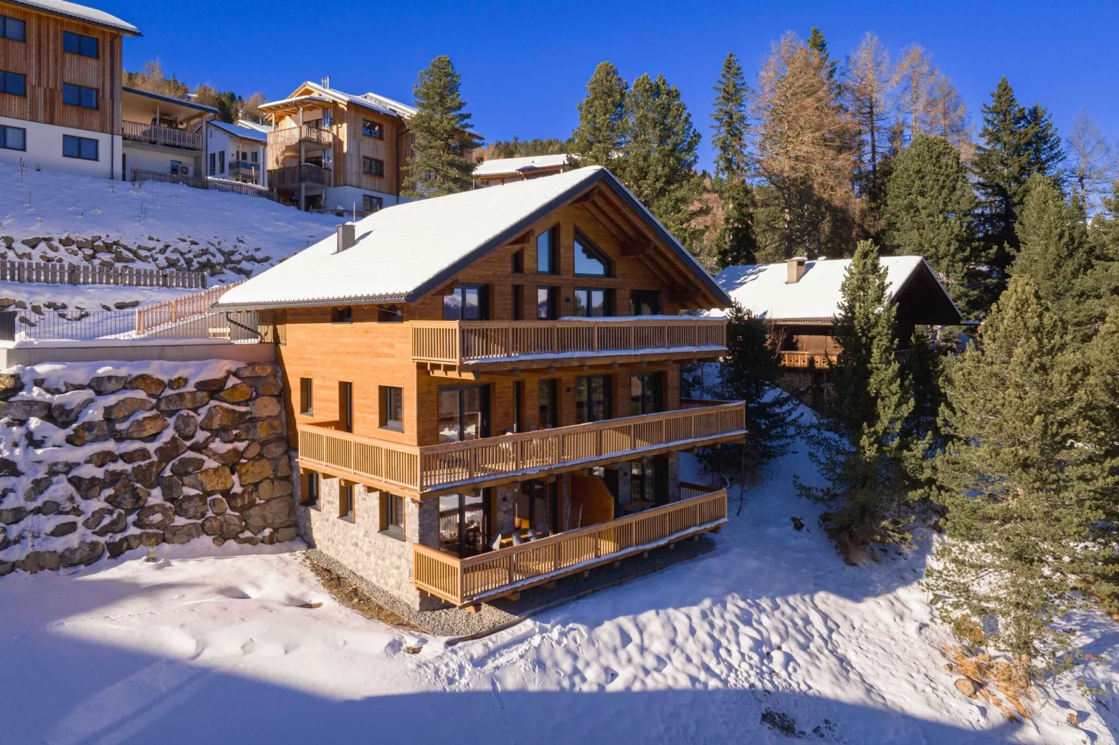 Turrach Lodges 3-Exterior winter