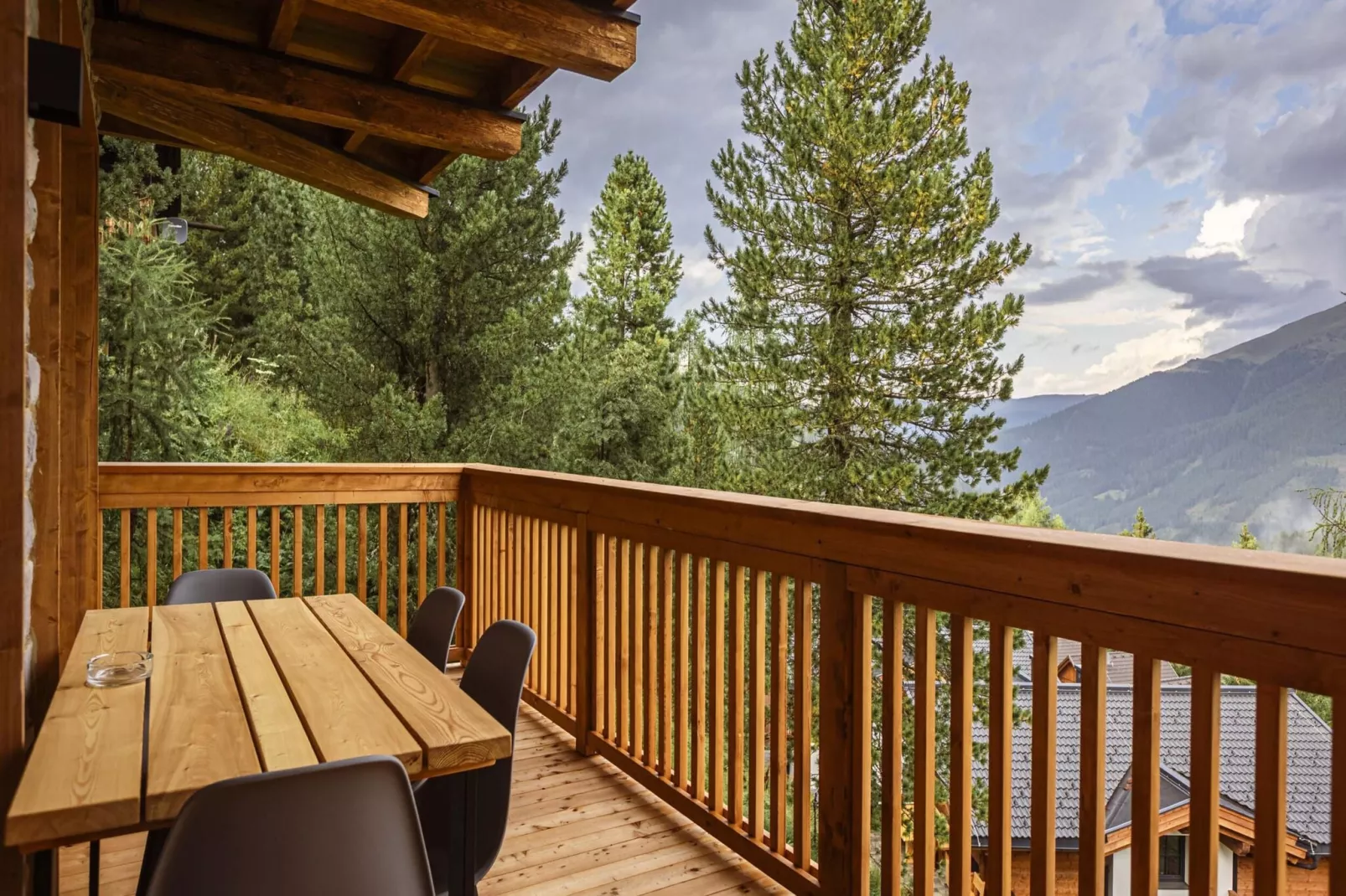 Turrach Lodges 2-Terrace balcony