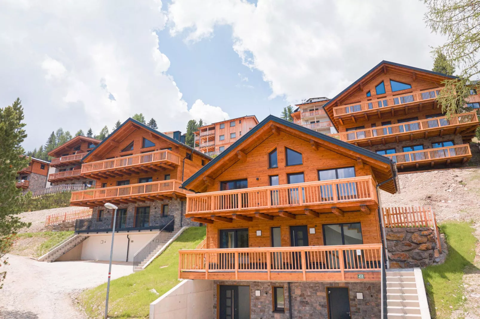 Turrach Lodges 2-Exterior summer