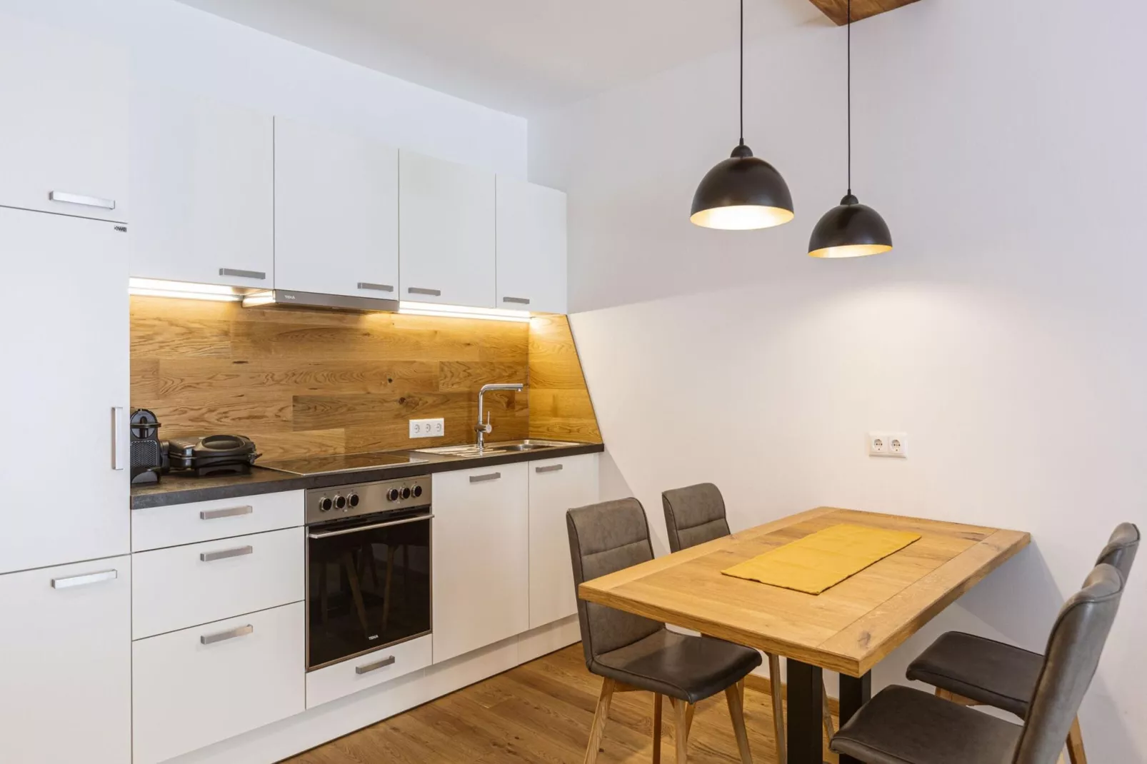 Turrach Suites 6-Kitchen