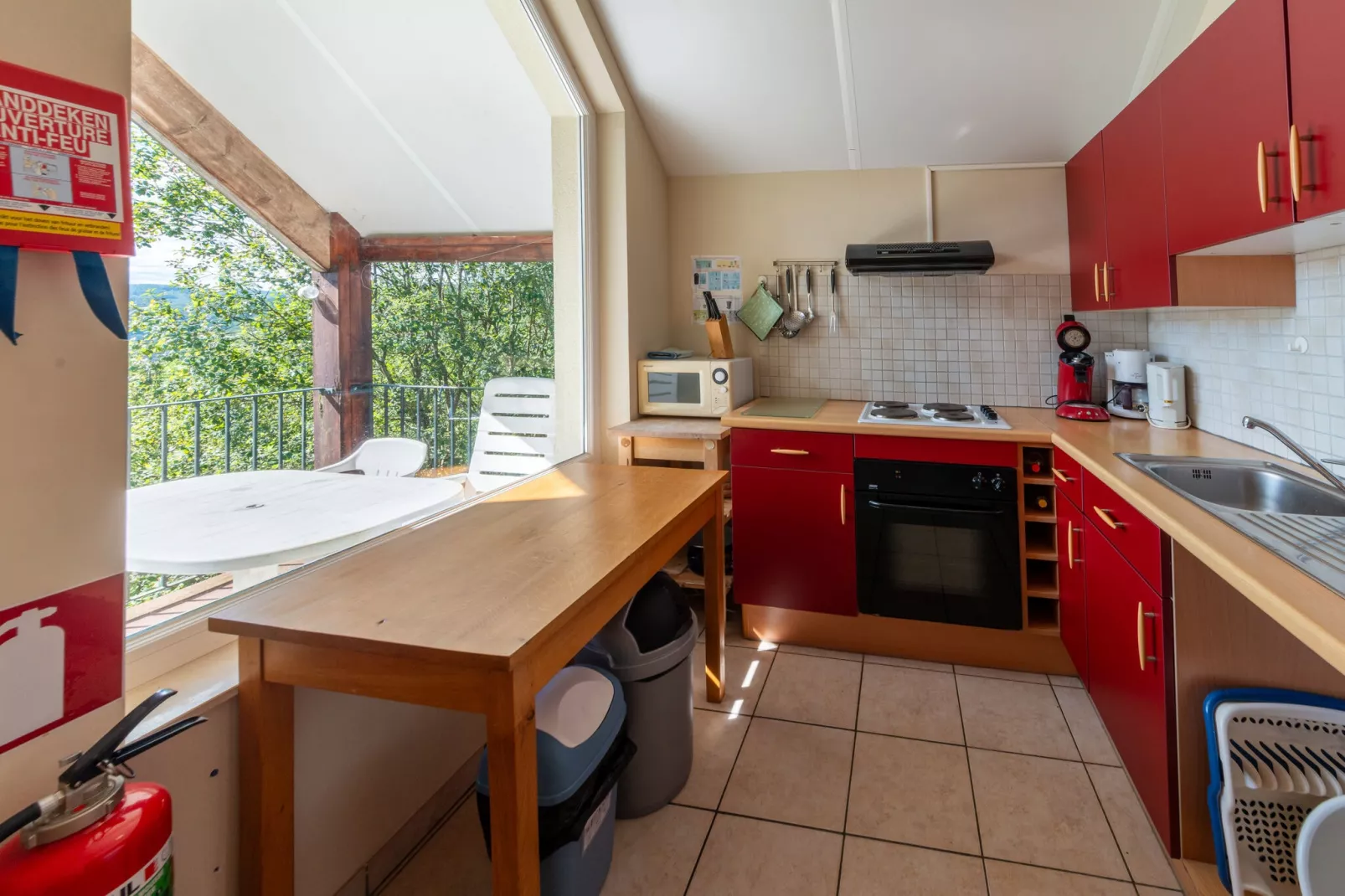 Yameta Up-Kitchen