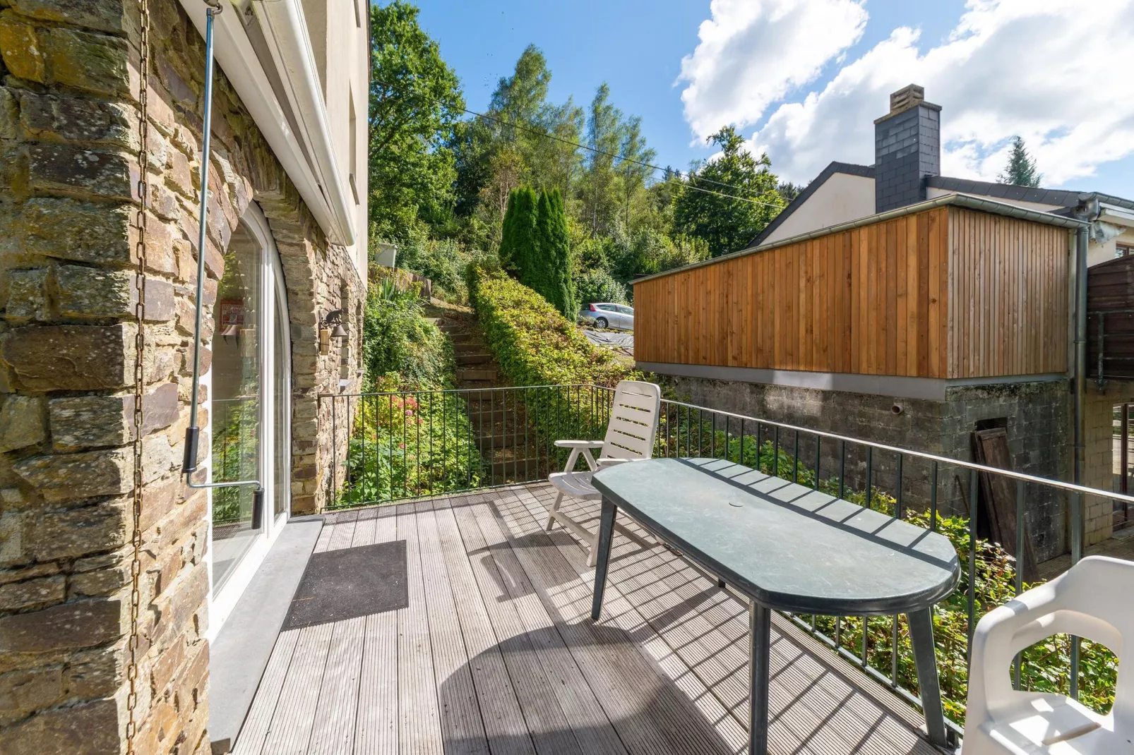Yameta Down-Terrace balcony