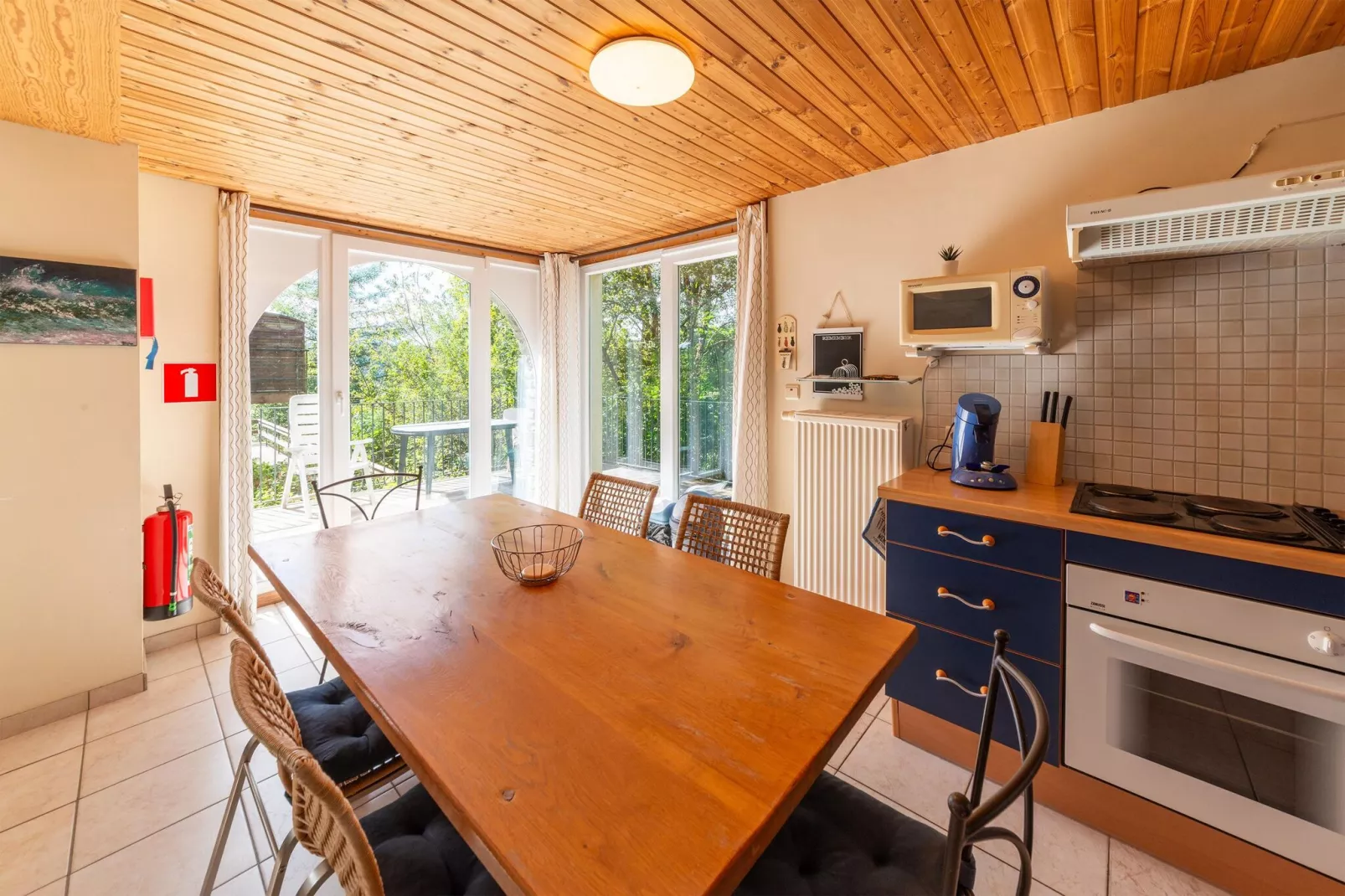 Yameta Down-Dining room