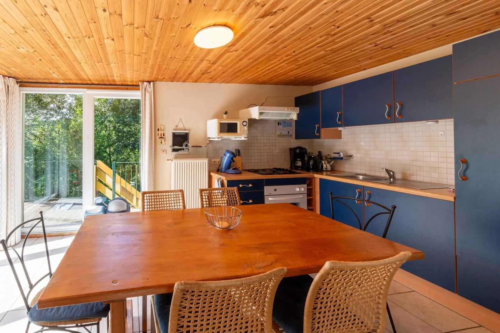 Yameta Down-Kitchen