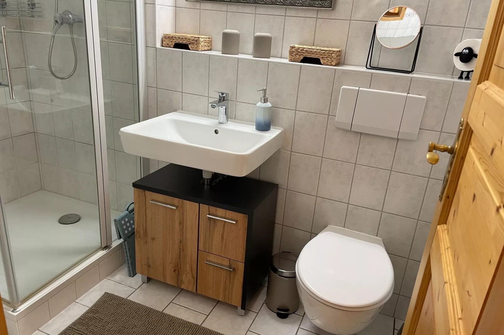 Schöne Wohnung im reetgedachten Bauernhaus-Salle de bain