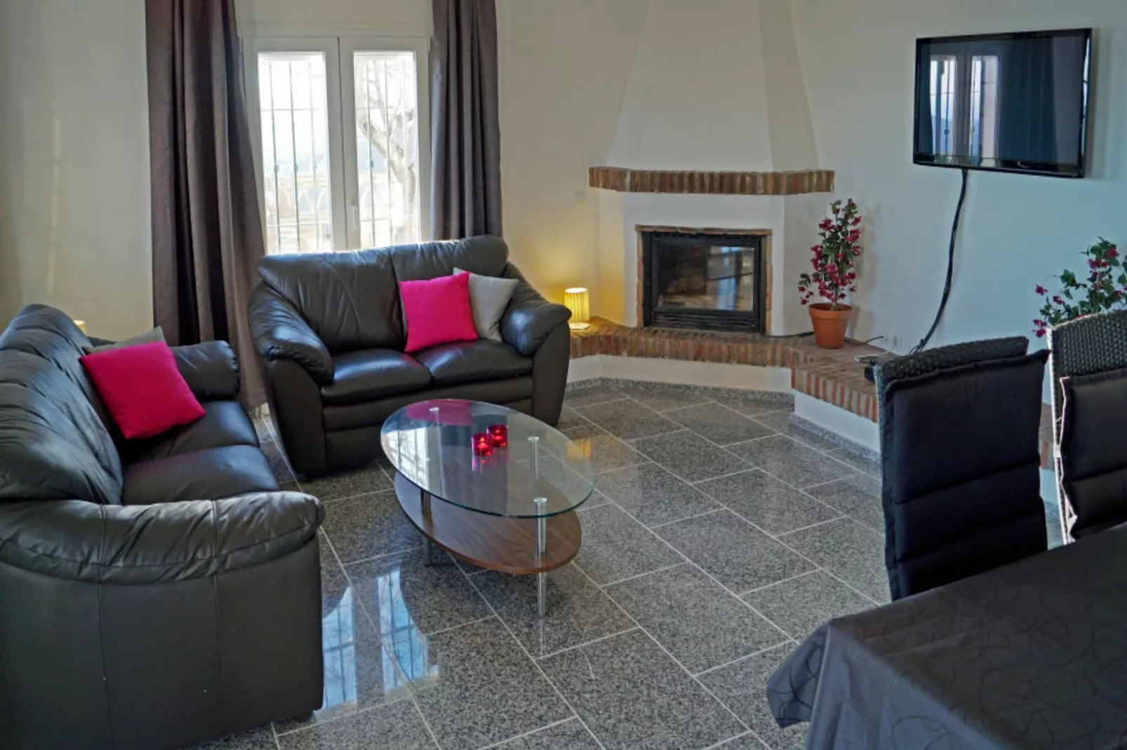 5001-Living room