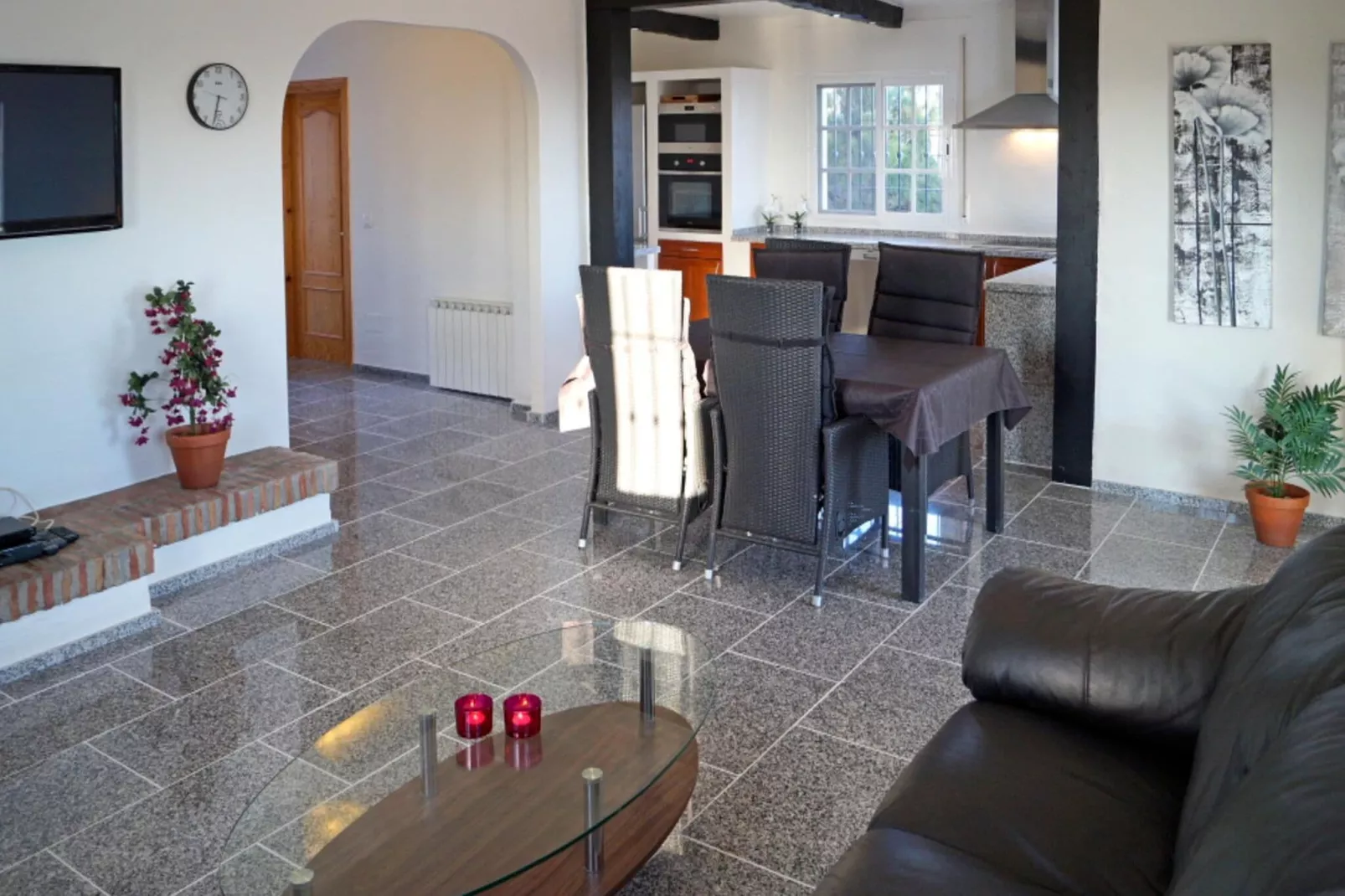 5001-Dining room