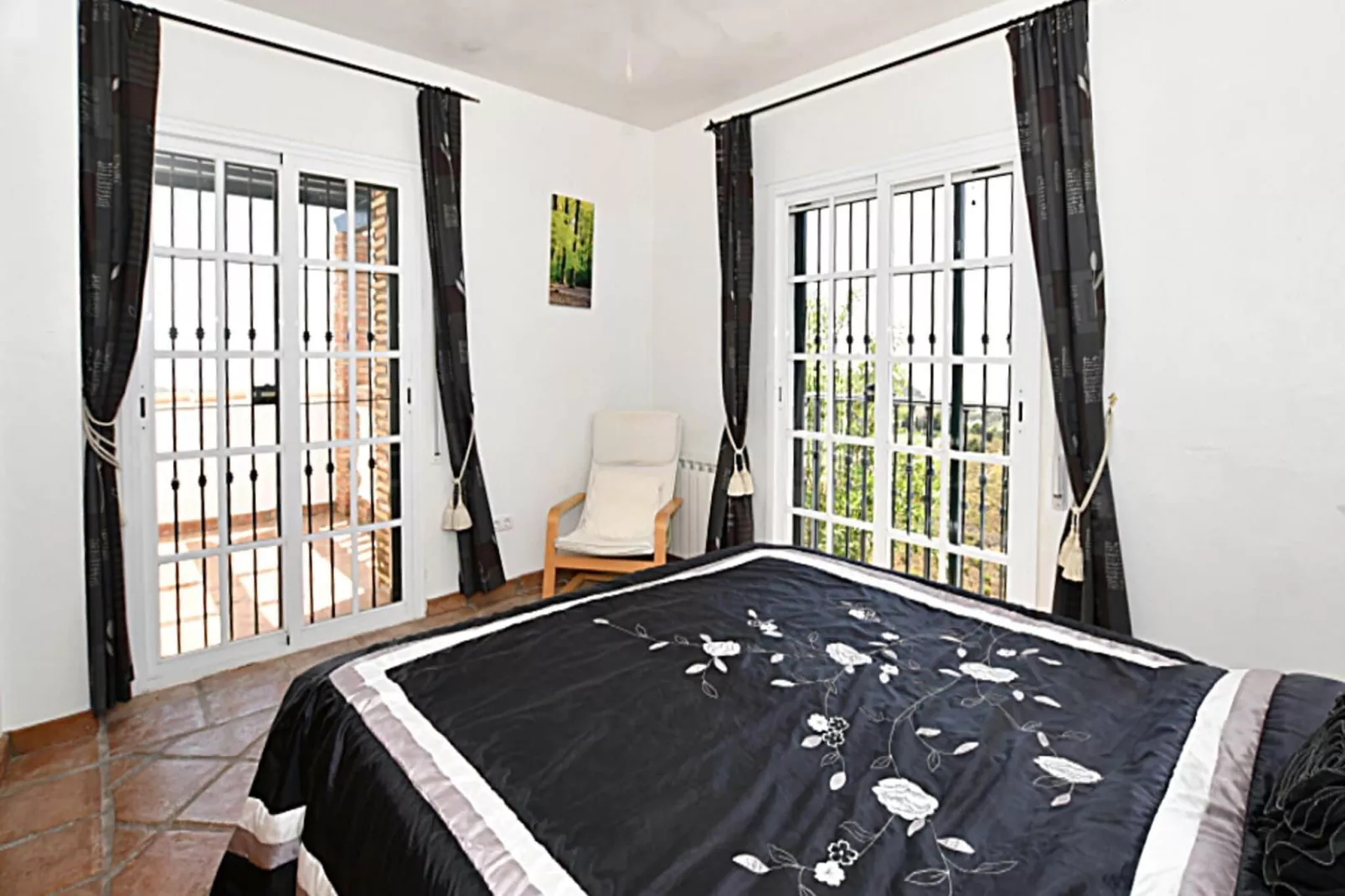 5001-Bedroom