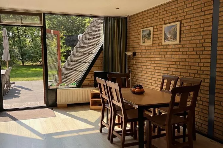 Bungalow 69-Dining room