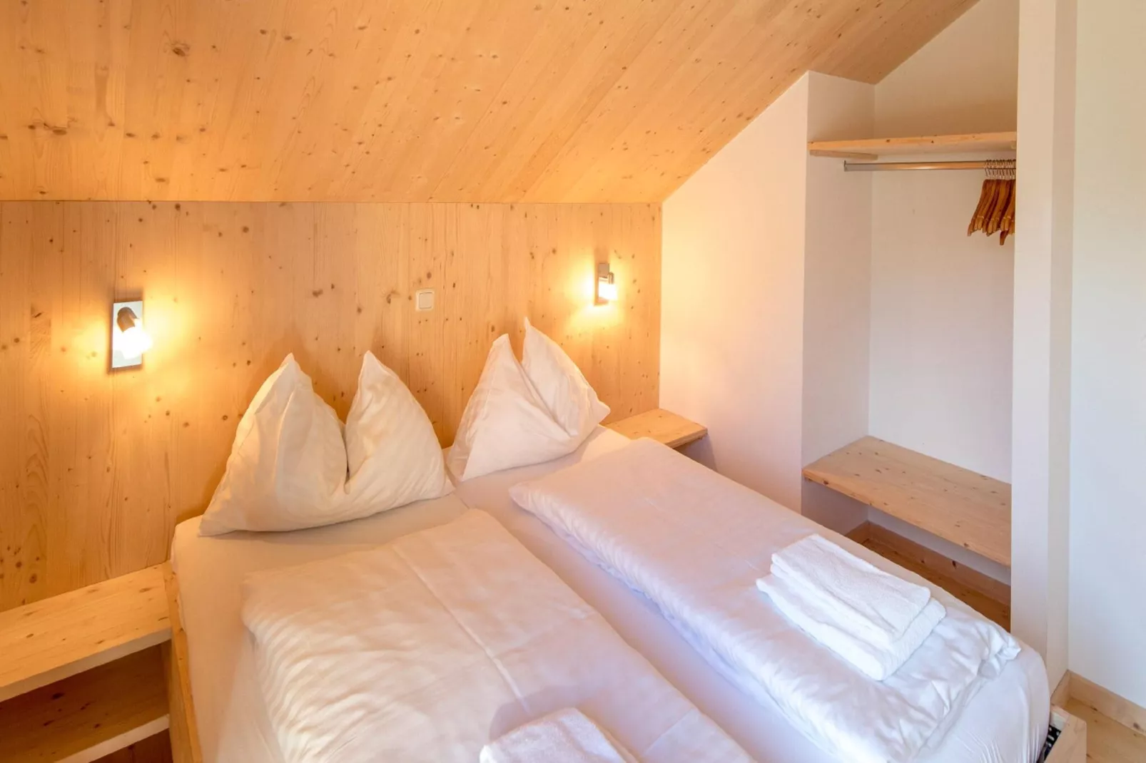 Kreischberg Chalets 13a-Bedroom