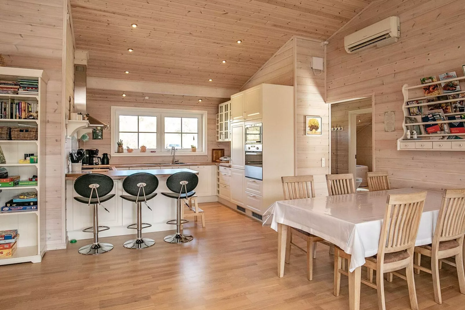 Modern Retreat at Knud Strand - By Traum Ferienwohnungen-Indoor