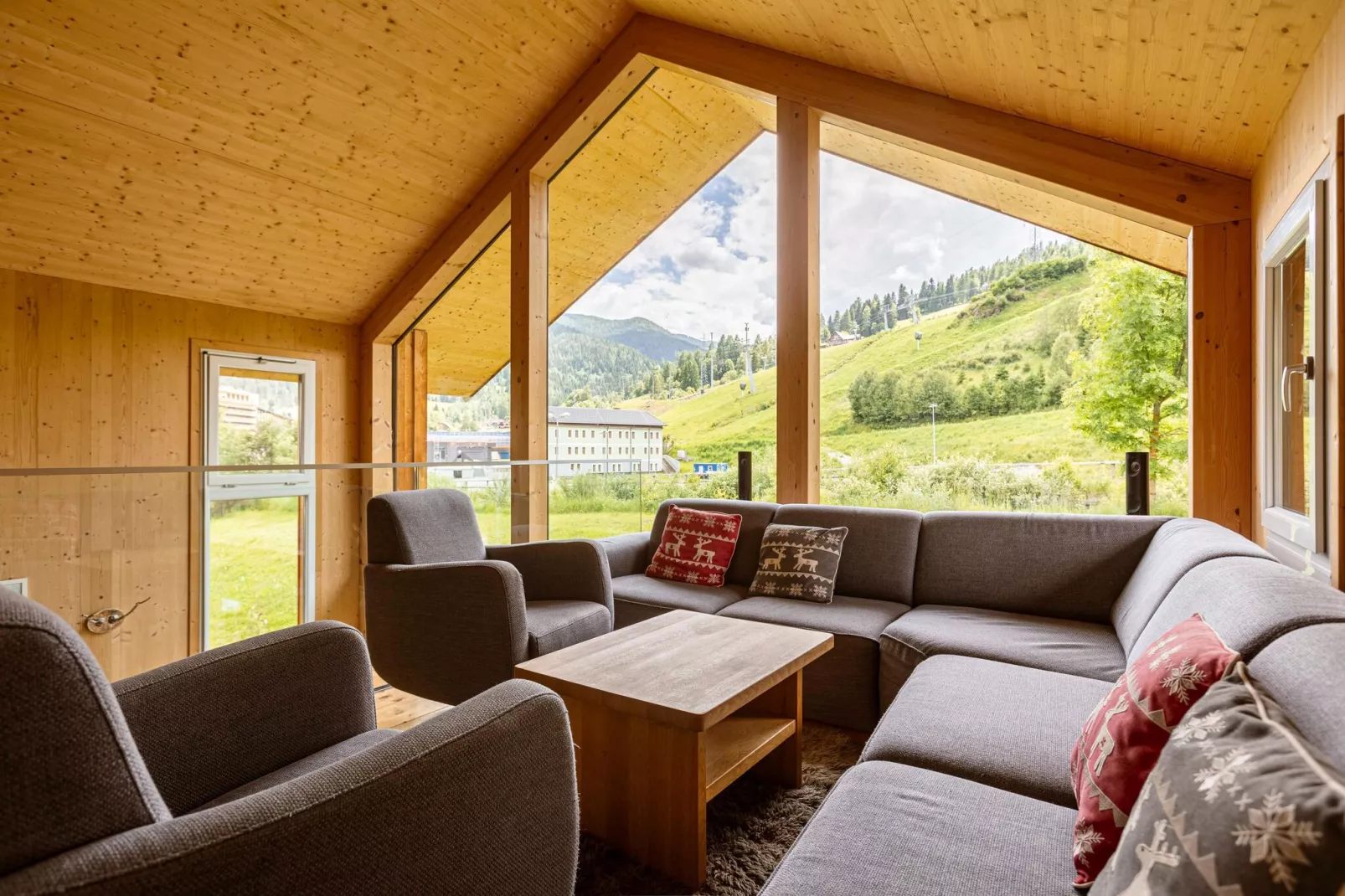 Kreischberg Chalets 19-Living room