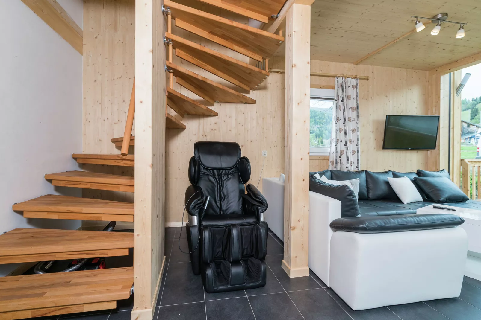 Kreischberg Chalet 18-Living room