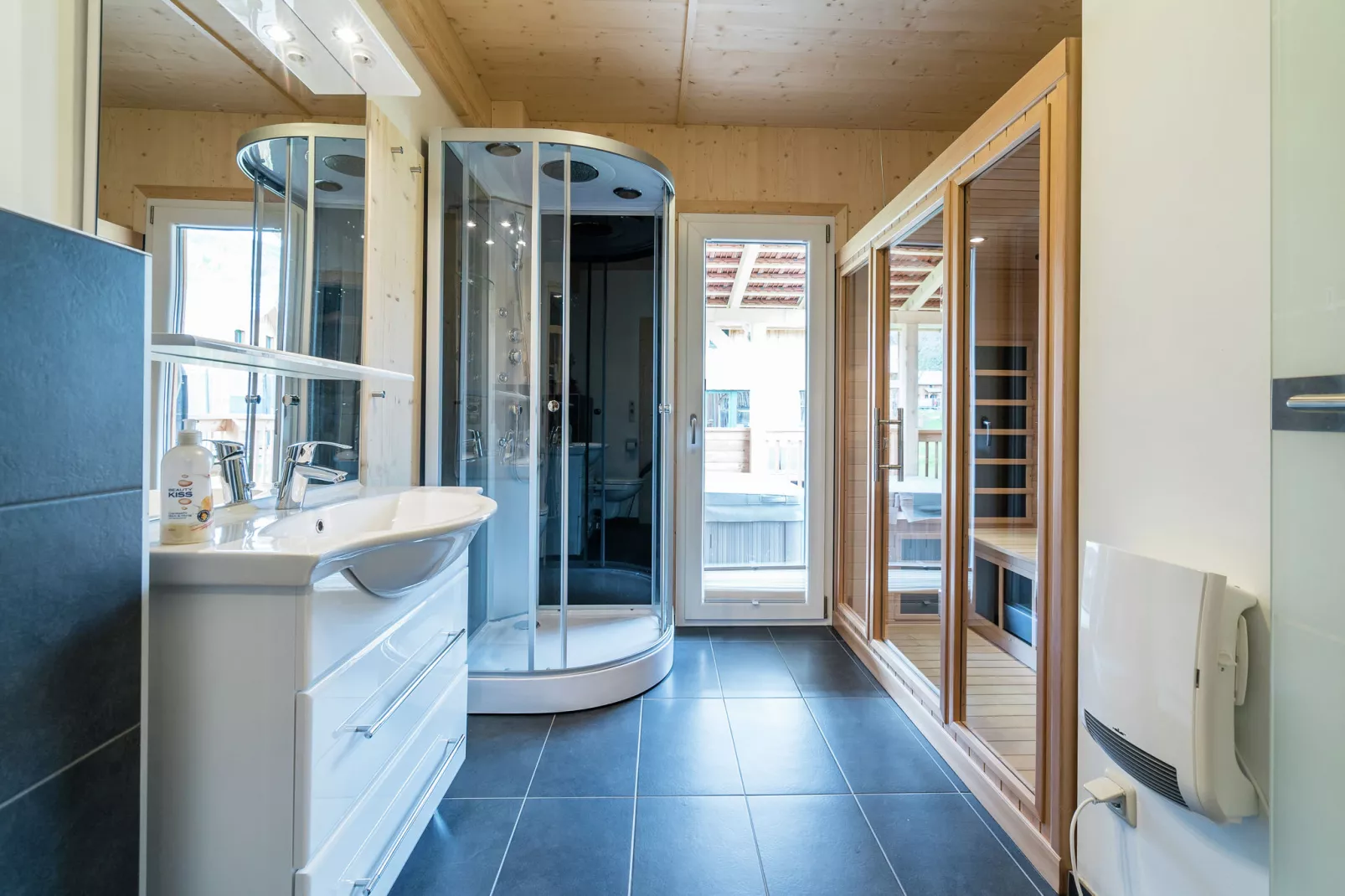 Kreischberg Chalet 18-Bathroom