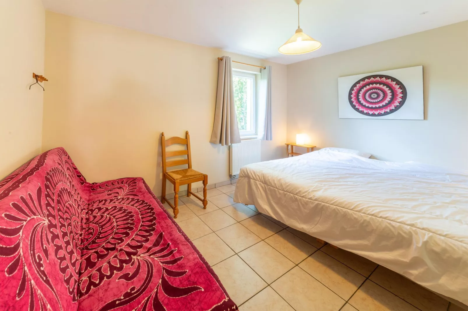 Yameta small-Bedroom