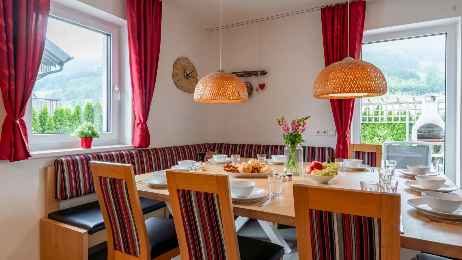 Ferdinand-Dining room