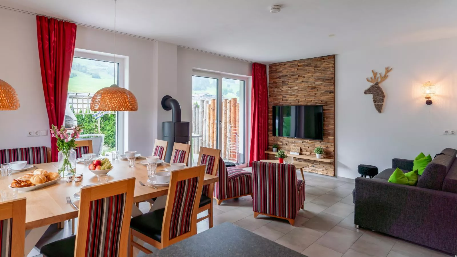 Ferdinand-Dining room