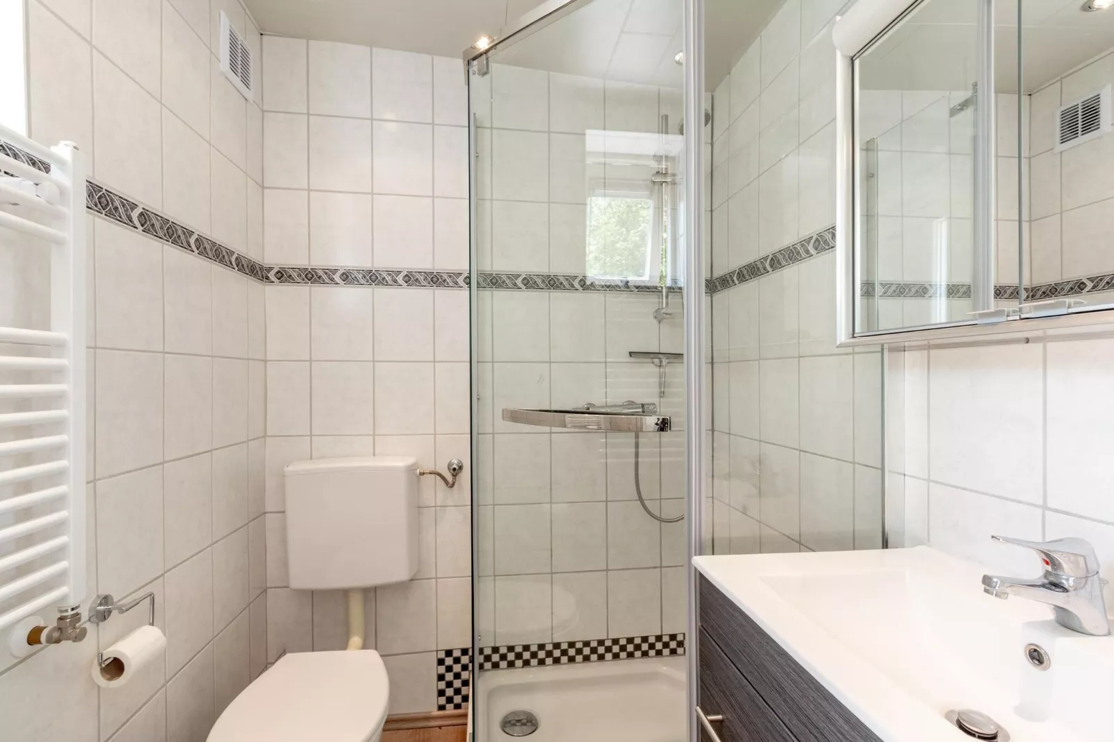 Duinland 190-Bathroom
