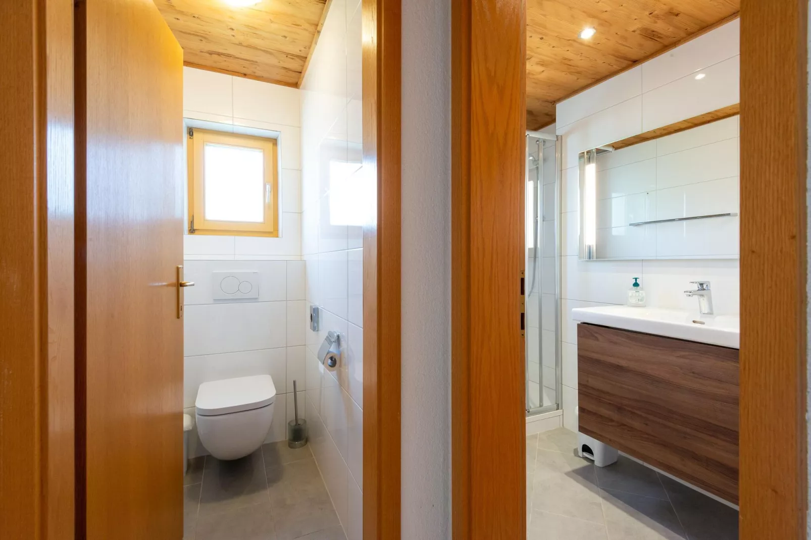 Apartment 2-4/3-Bathroom