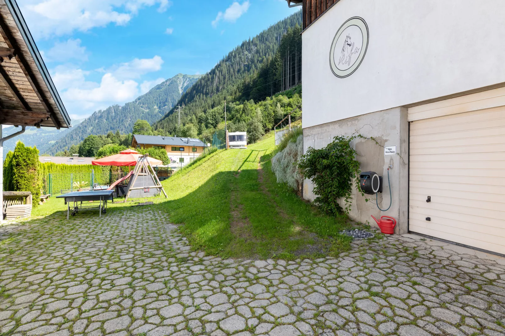 Apartment 3-5/1-Gärten Sommer