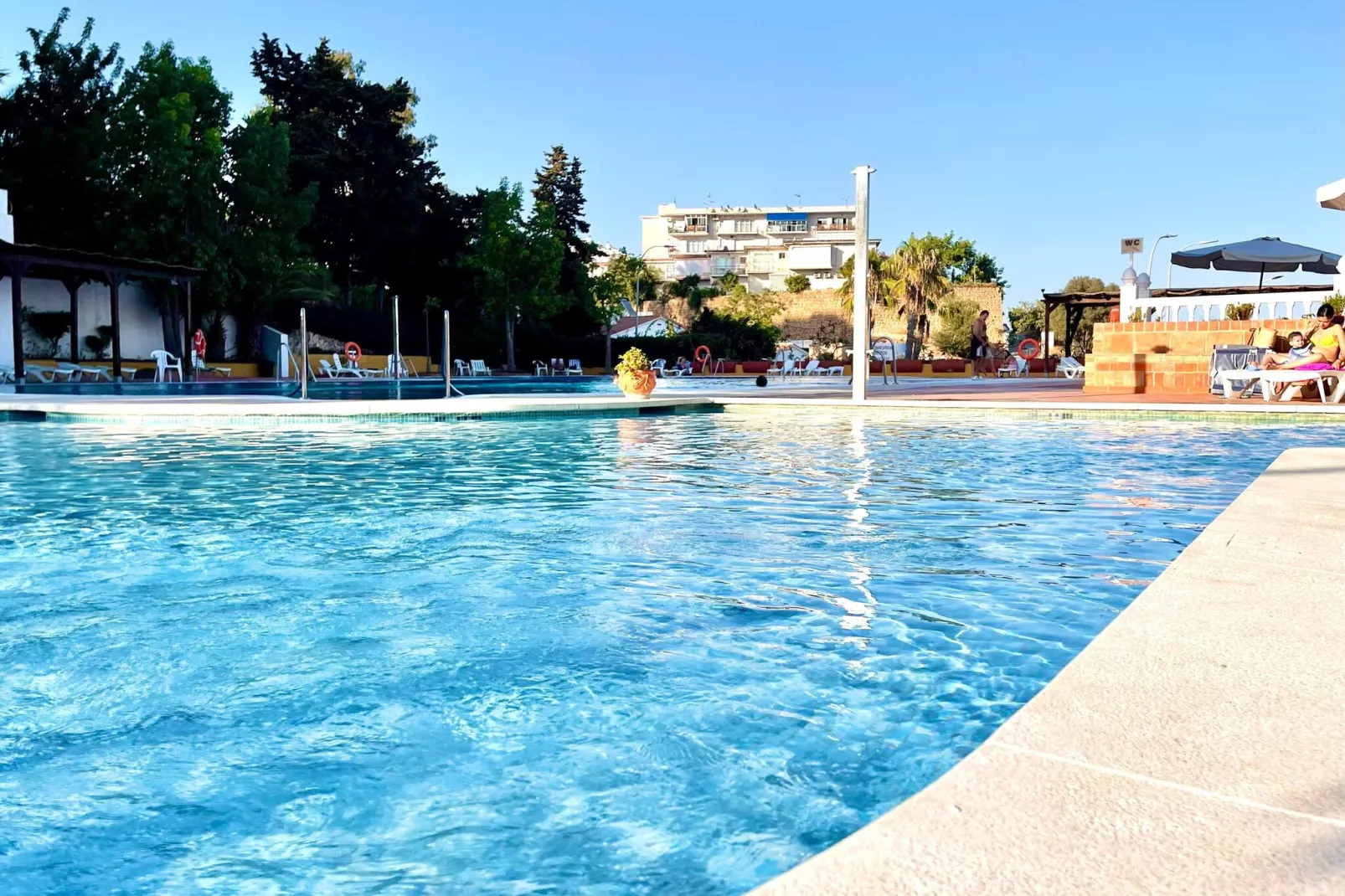 Duquesa de España-Pool