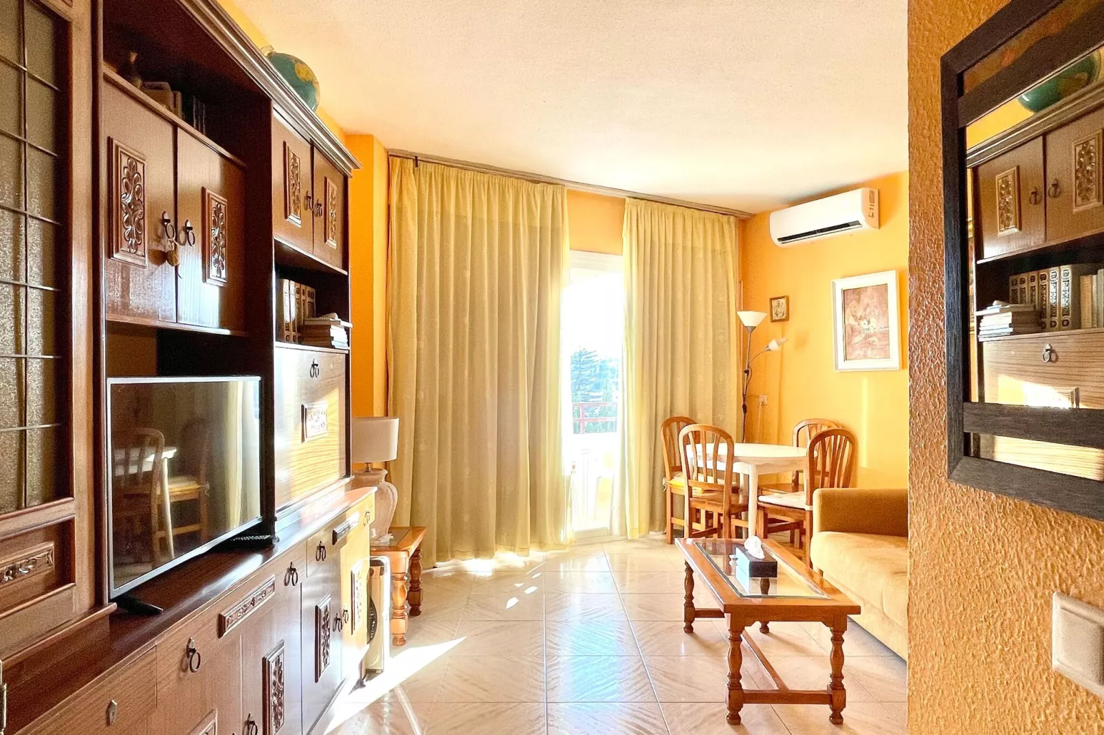Duquesa de España-Living room