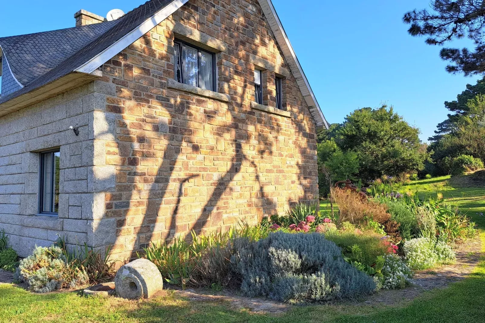 Ferienhaus in Nevez-Außenbereich Sommer