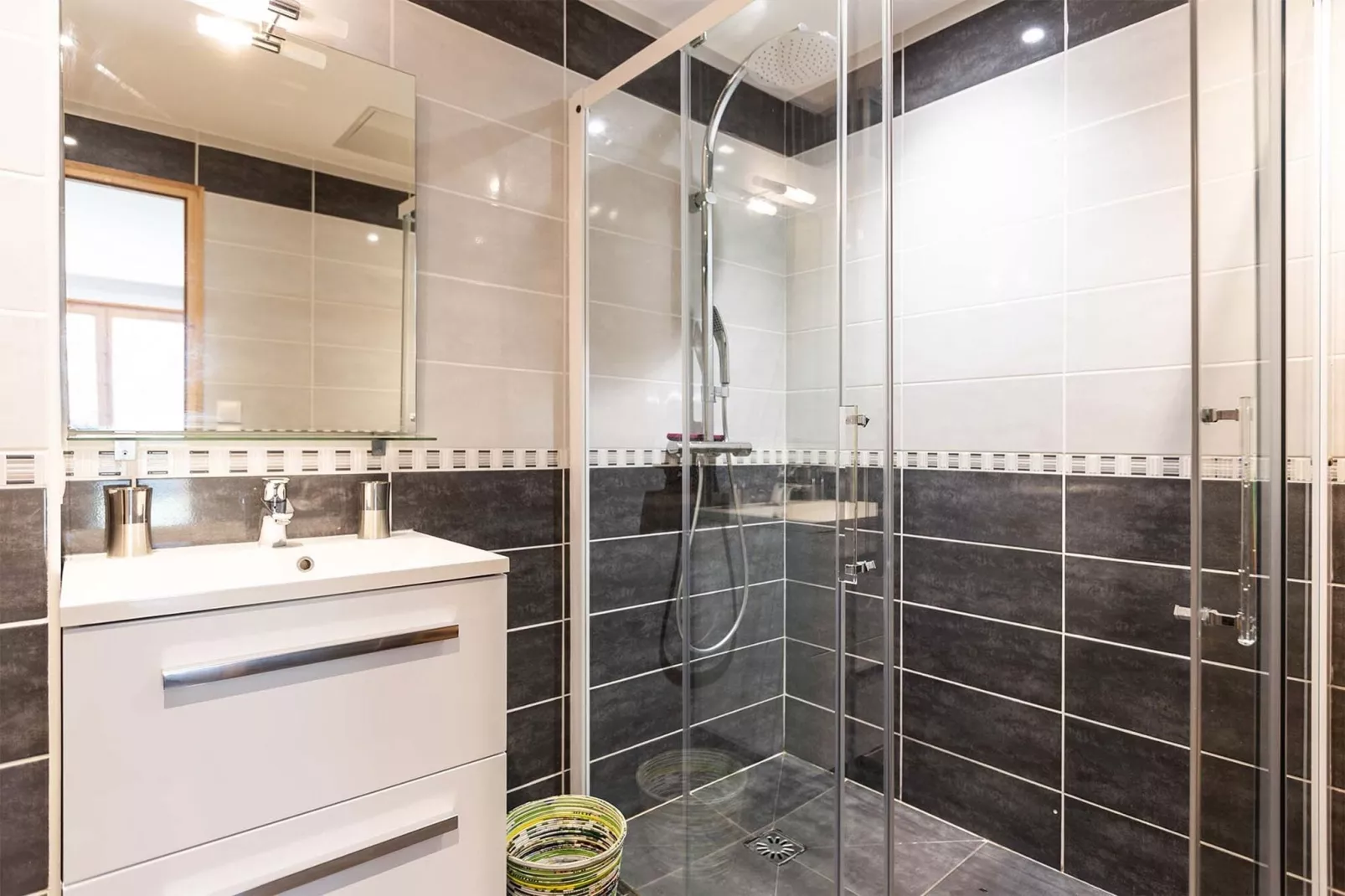 Chalets Les Amis 1-Bathroom