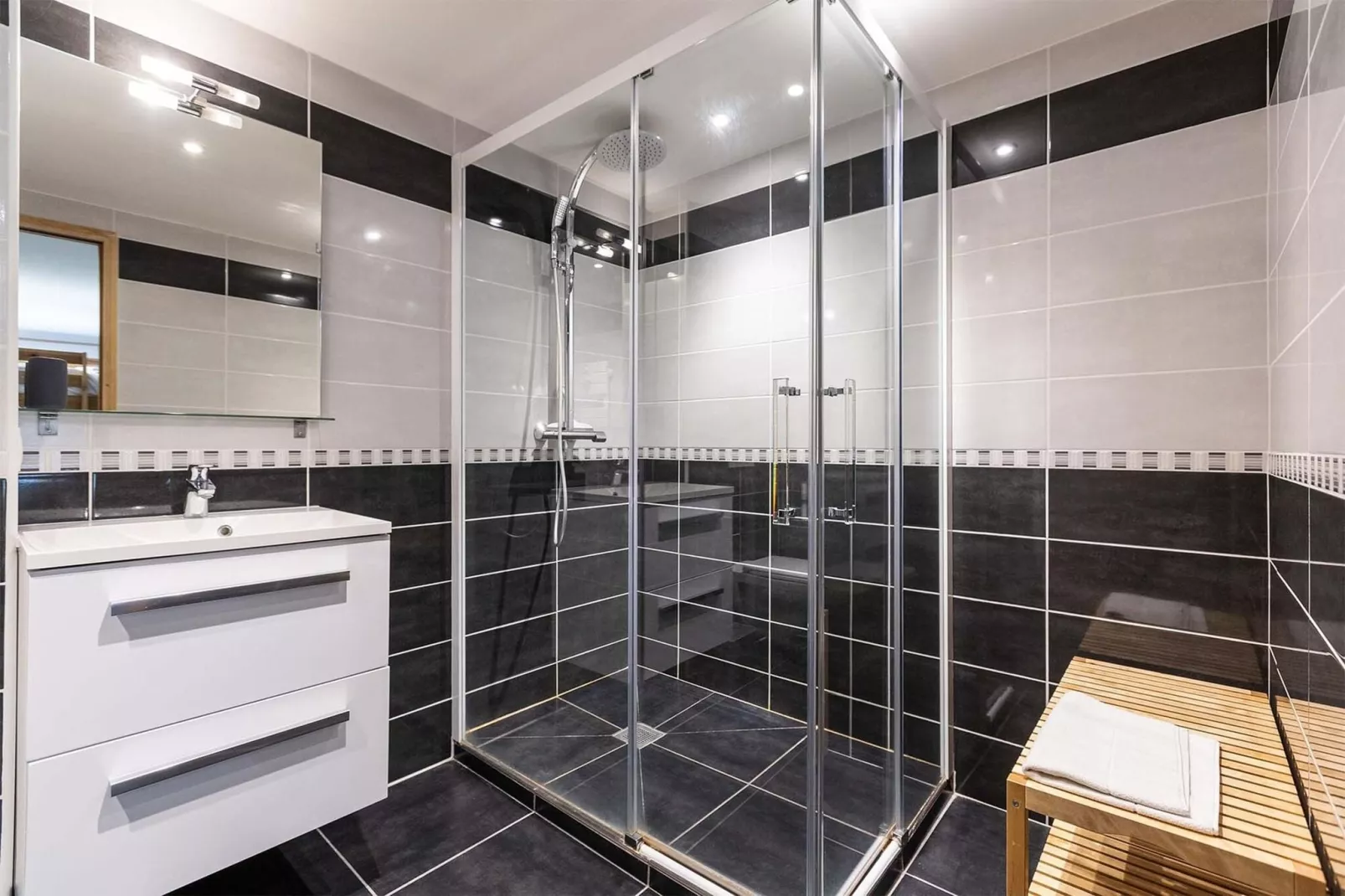 Chalets Les Amis 4-Bathroom