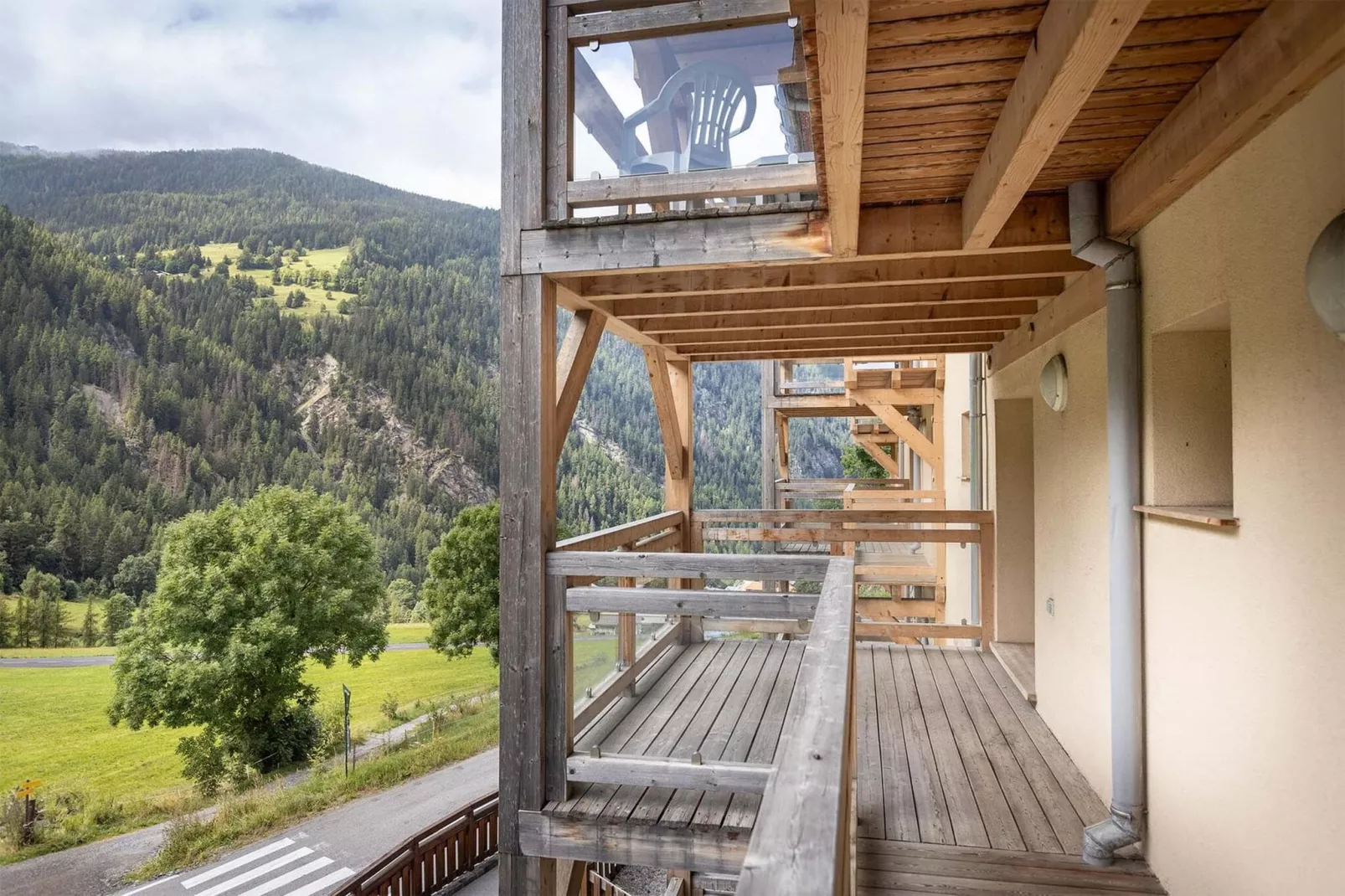 Chalets Les Amis 4-Terrace balcony