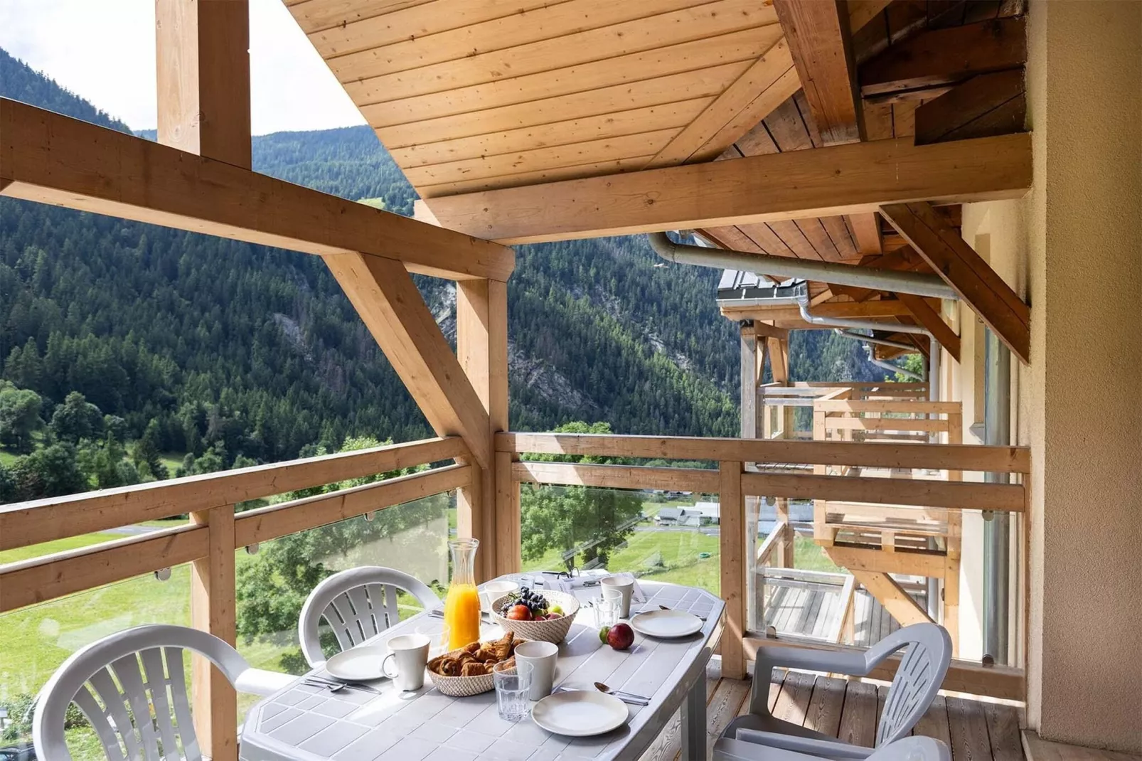 Chalets Les Amis 4-Terrace balcony