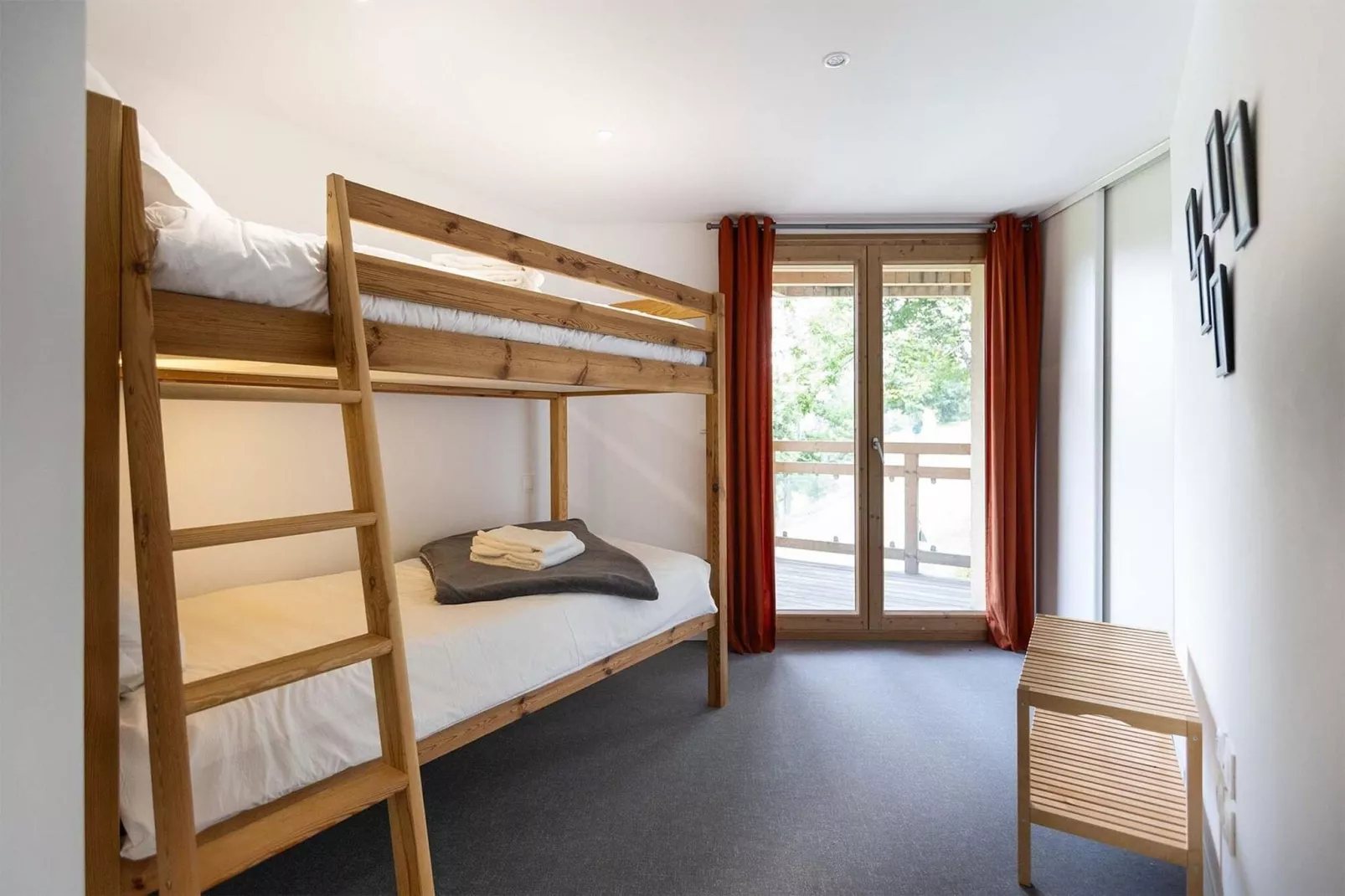 Chalets Les Amis 5-Bedroom