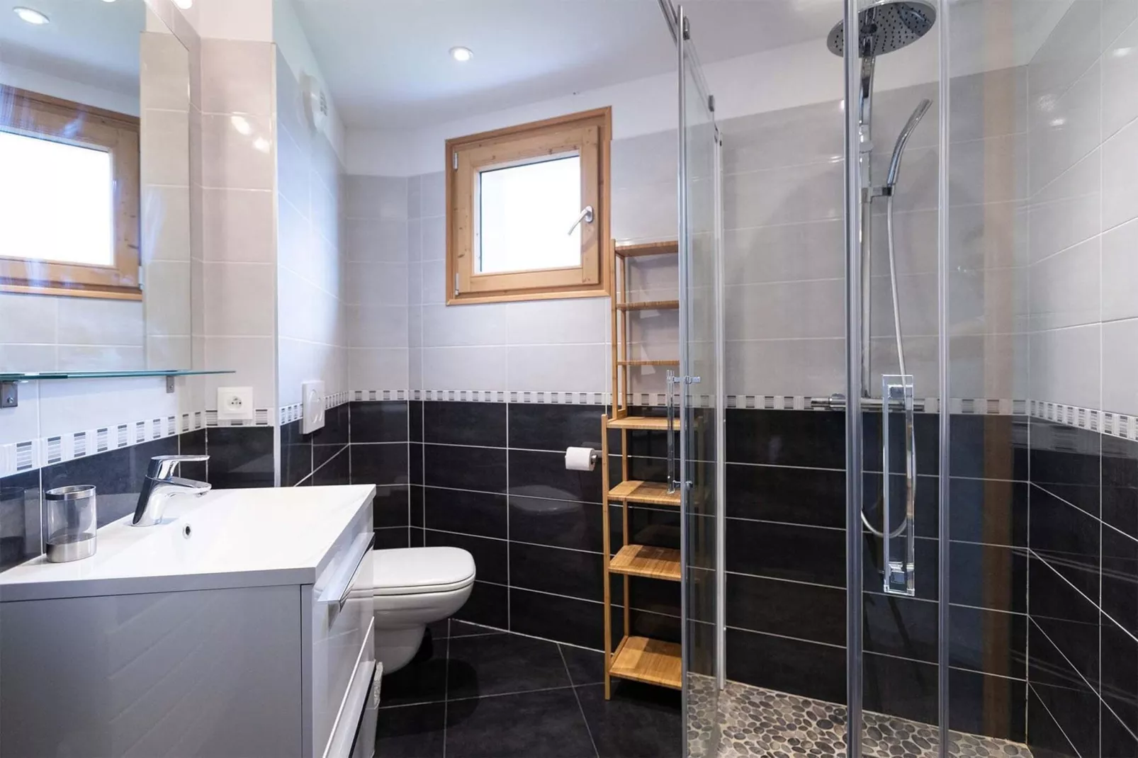 Chalets Les Amis 5-Bathroom