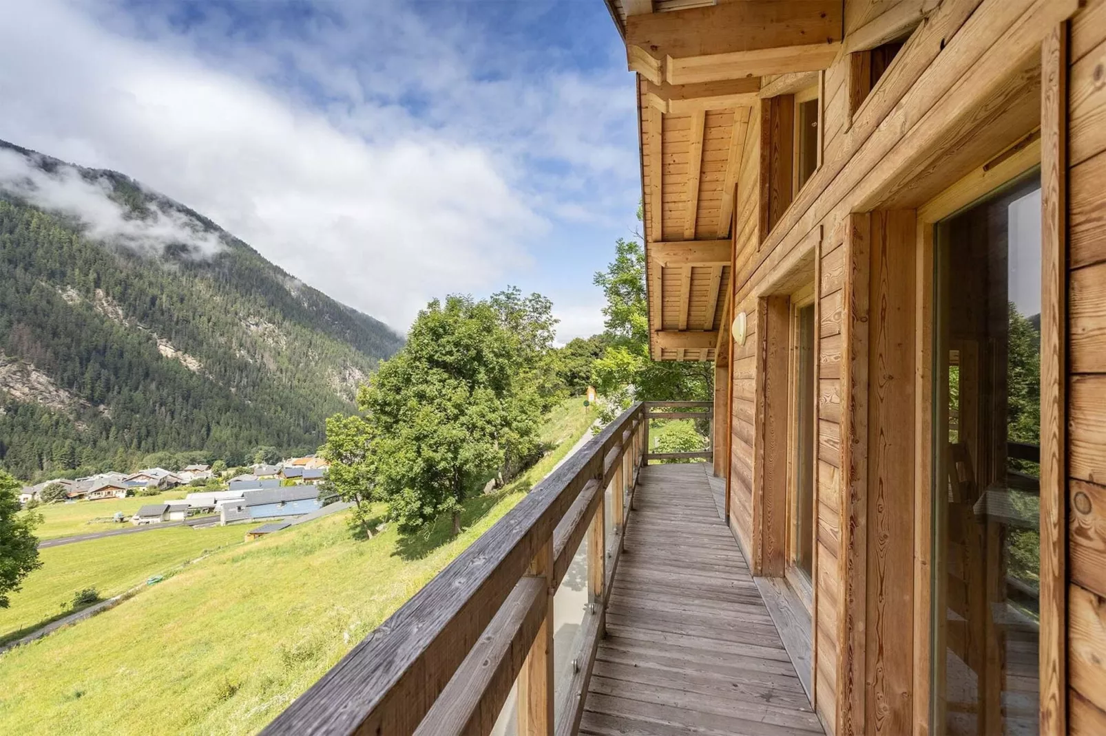Chalets Les Amis 5-Terrace balcony