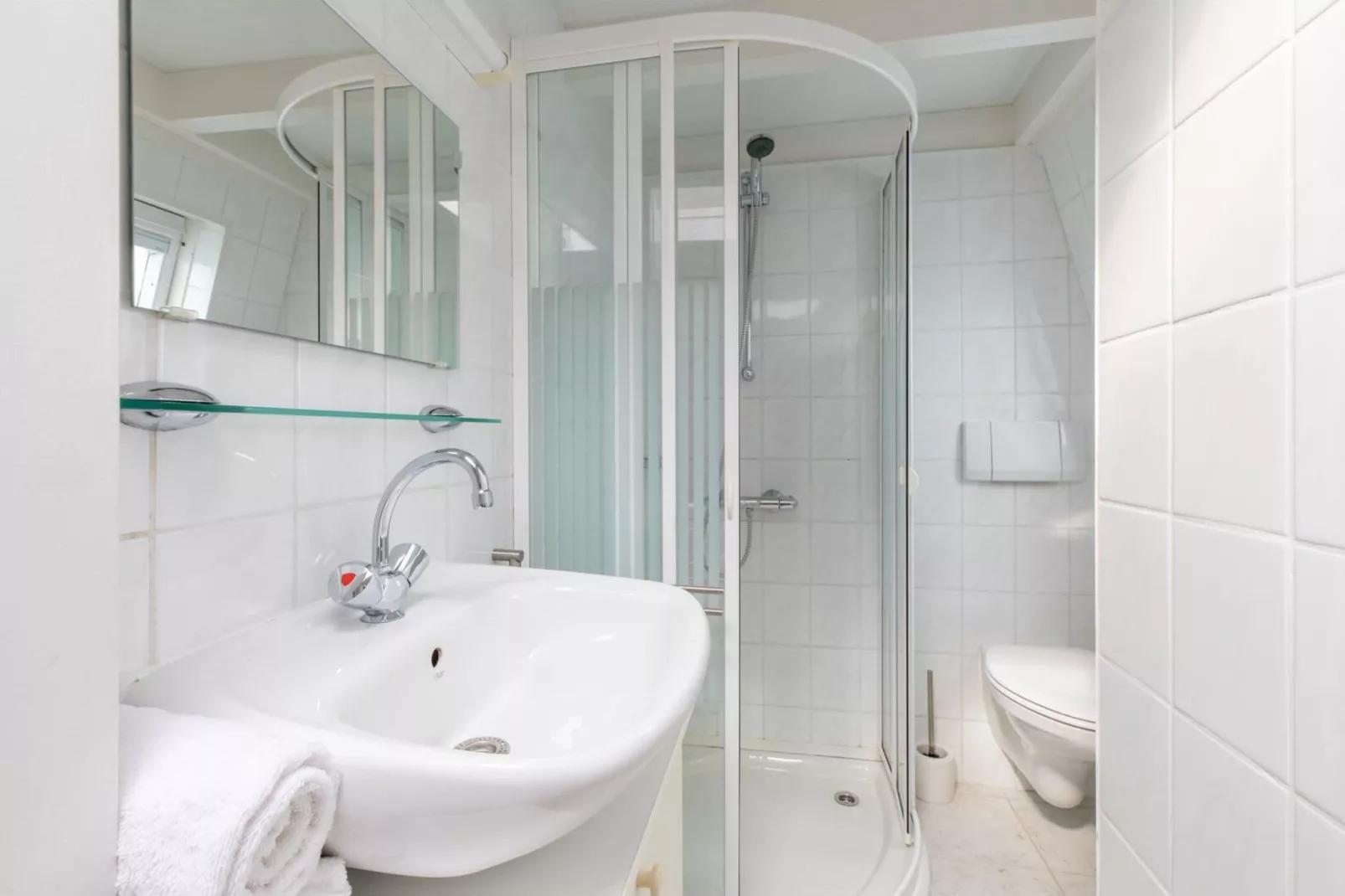 Strandhuis Schoneveld-Bathroom