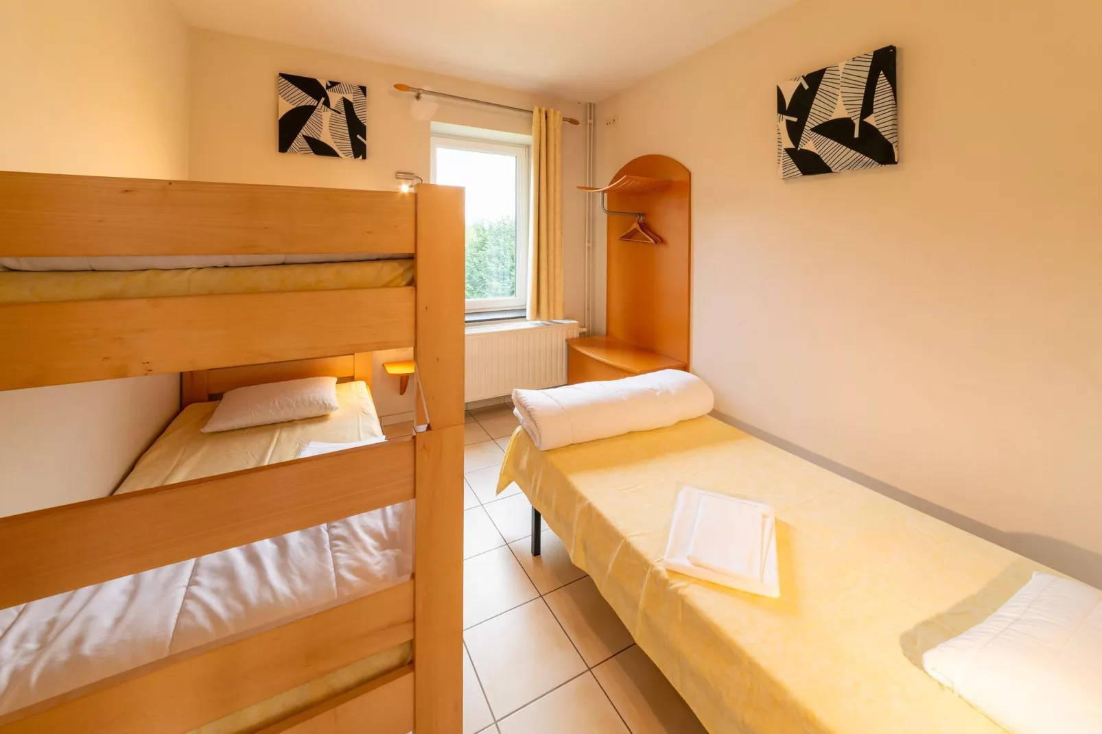 Aux Quatre Saisons-Bedroom