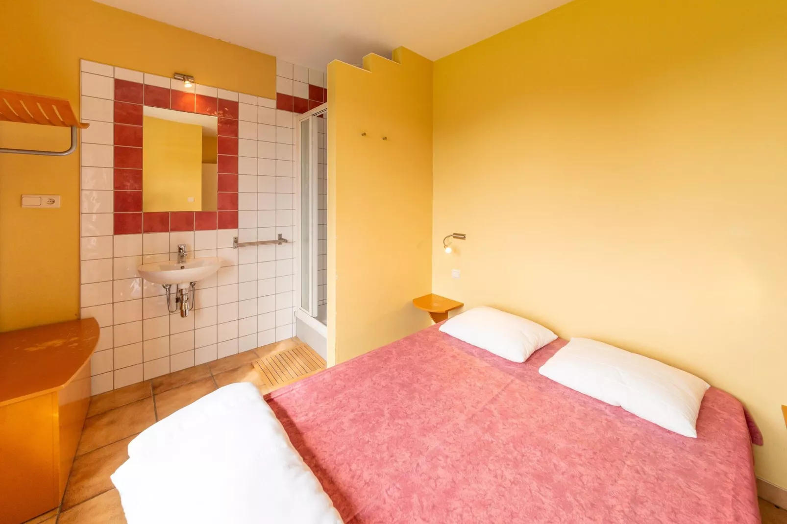 Aux Quatre Saisons-Bedroom