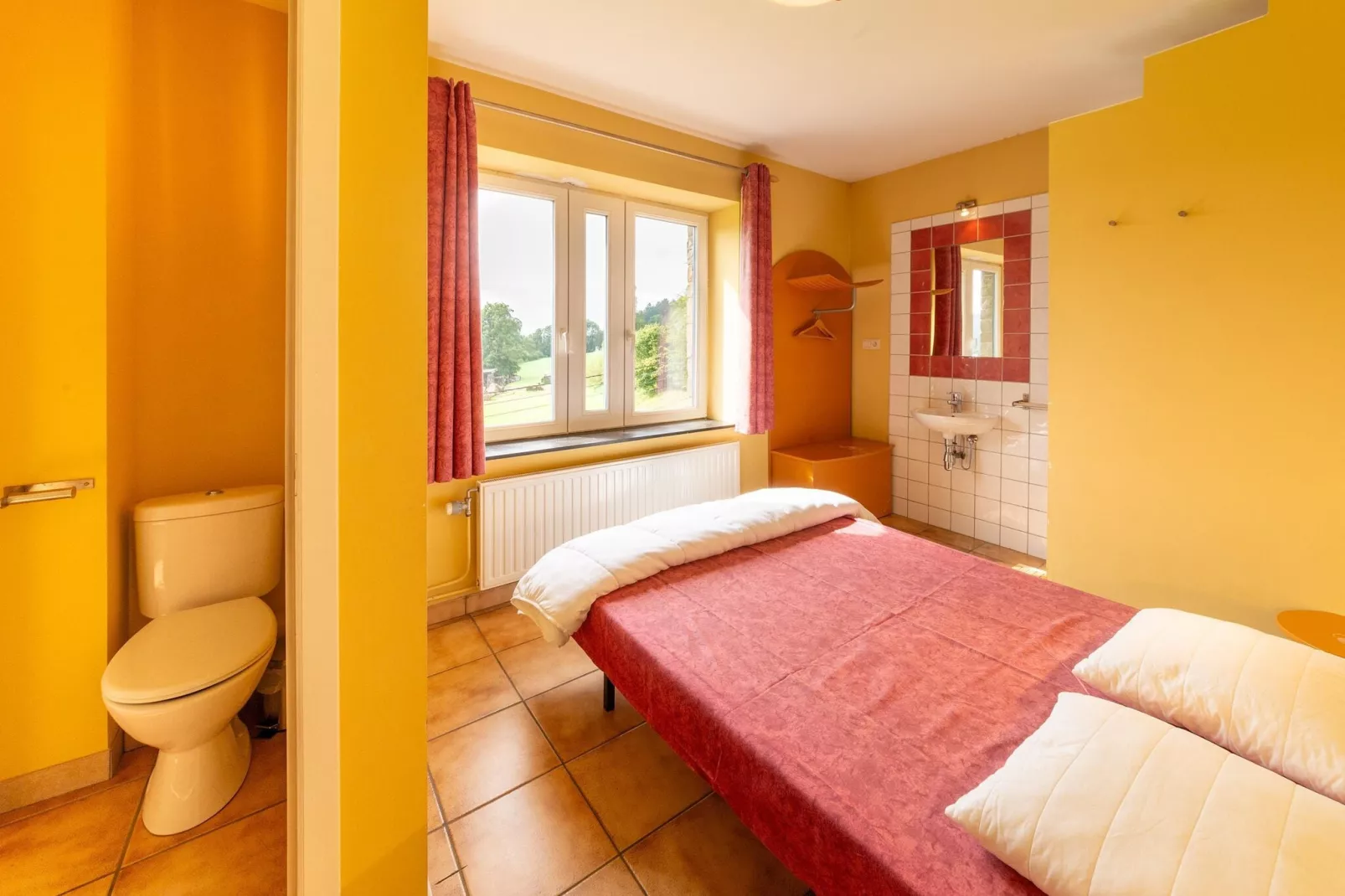 Aux Quatre Saisons-Bedroom