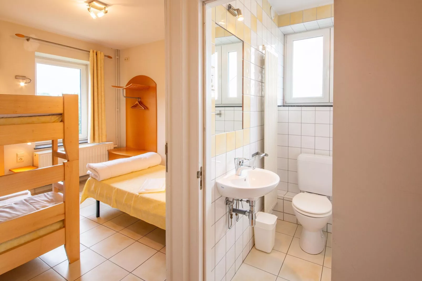 Aux Quatre Saisons-Bathroom