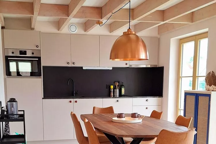 WH2/42-Kitchen