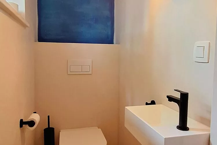 WH2/42-Bathroom